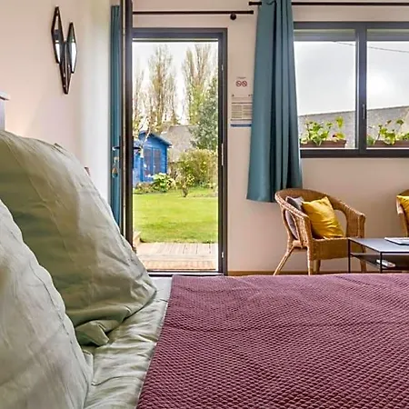 Entre Terre Et Bed & Breakfast