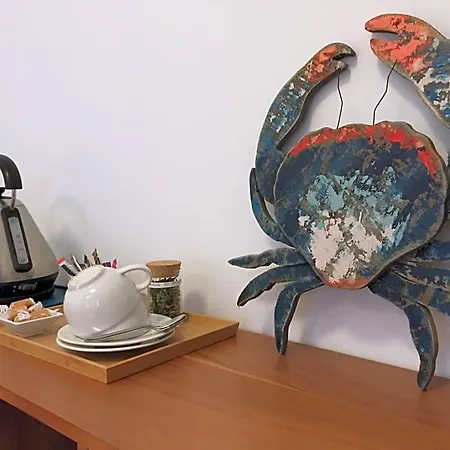 Entre Terre Et Bed & Breakfast Montfarville