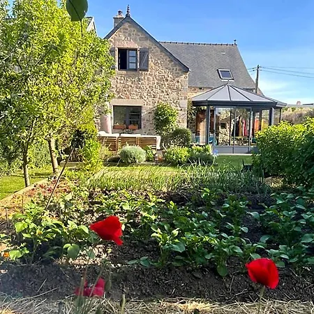 Entre Terre Et Bed & Breakfast Montfarville