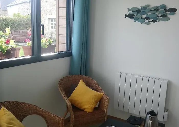 Entre Terre Et Bed & Breakfast Montfarville