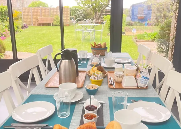 Entre Terre Et Bed & Breakfast Montfarville